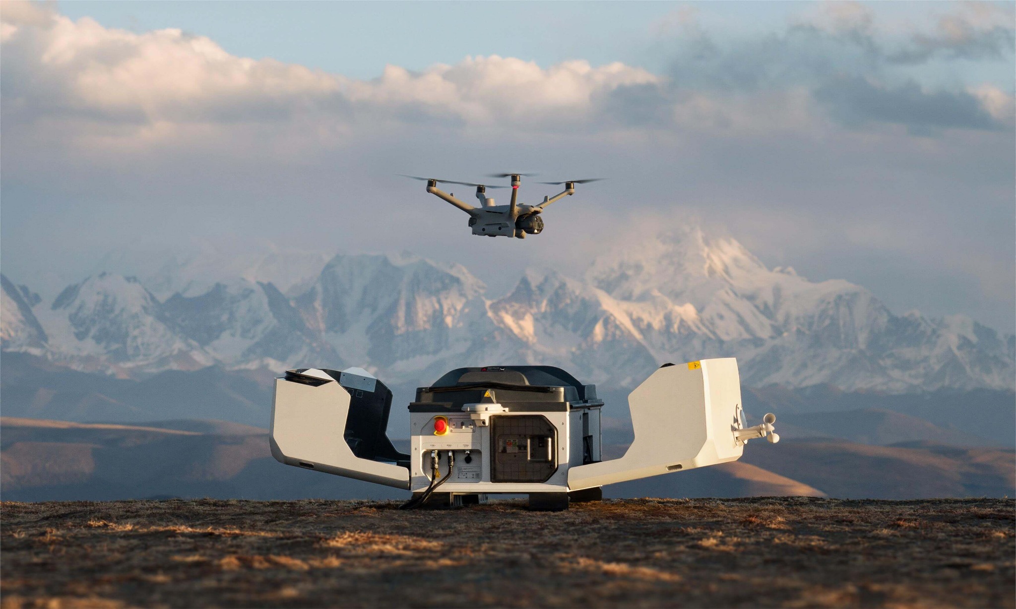 DJI Dock 3 cu Matrice 4D - sistem autonom de drone